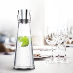 Emsa Karaffe Flow Slim Carafe 515675, Mit Deckel, 1 Liter -Heimtextilien 8da16f9e13015c0a7a5bfe2329153ee243fea52e karaffe emsa flow slim carafe 515675